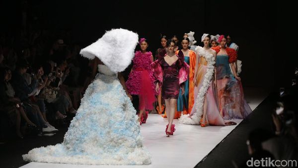 Melihat Karya Bella Sofie di Ajang JFW 2020