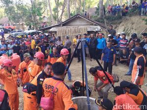 Dua Penggali Sumur di Ponorogo Tewas Usai Menghirup Gas Beracun Dua Penggali Sumur di Ponorogo Tewas Usai Menghirup Gas Beracun