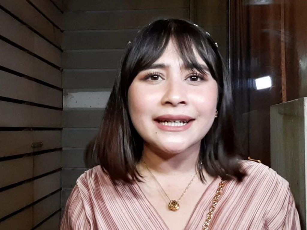 Putus Cinta, Ini Cara Prilly Latuconsina Biar Cepat Move On Putus Cinta, Ini Cara Prilly Latuconsina Biar Cepat Move On