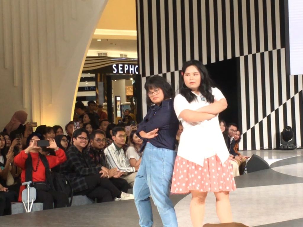 Pede Abis! Aksi Catwalk Anak Down Syndrome di JFW 2020 Pede Abis! Aksi Catwalk Anak Down Syndrome di JFW 2020