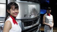 Terpukau Manisnya Gadis Jepang di Tokyo Motor Show