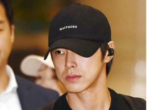Idol K-Pop Ini Disebut Monster karena Pakai Topi Dukung Budak Seks