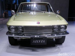 Antik! Jajaran Mobil Jadul Nissan