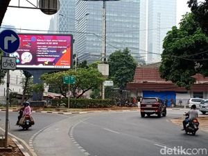 Mobil Tabrak Apotek Senopati Dini Hari, Polisi: Pengendara Tak Konsentrasi Mobil Tabrak Apotek Senopati Dini Hari, Polisi: Pengendara Tak Konsentrasi