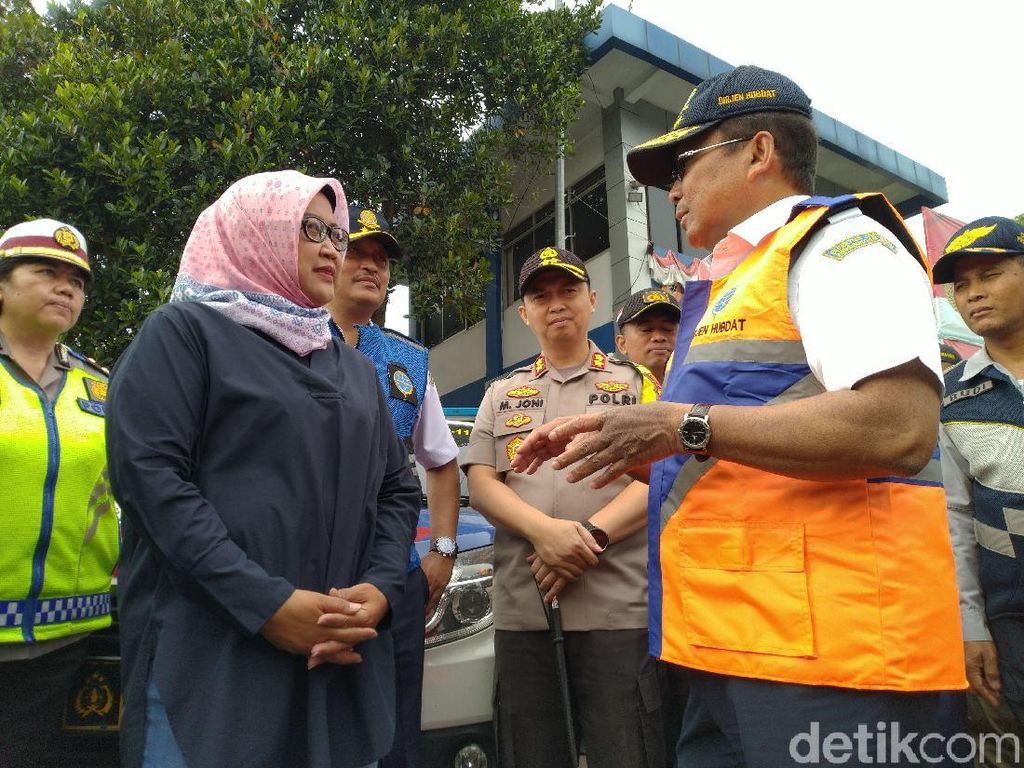 Kemenhub Soal Jalur Puncak II-III: Solusi Jangka Panjang Atasi Macet Kemenhub Soal Jalur Puncak II-III: Solusi Jangka Panjang Atasi Macet