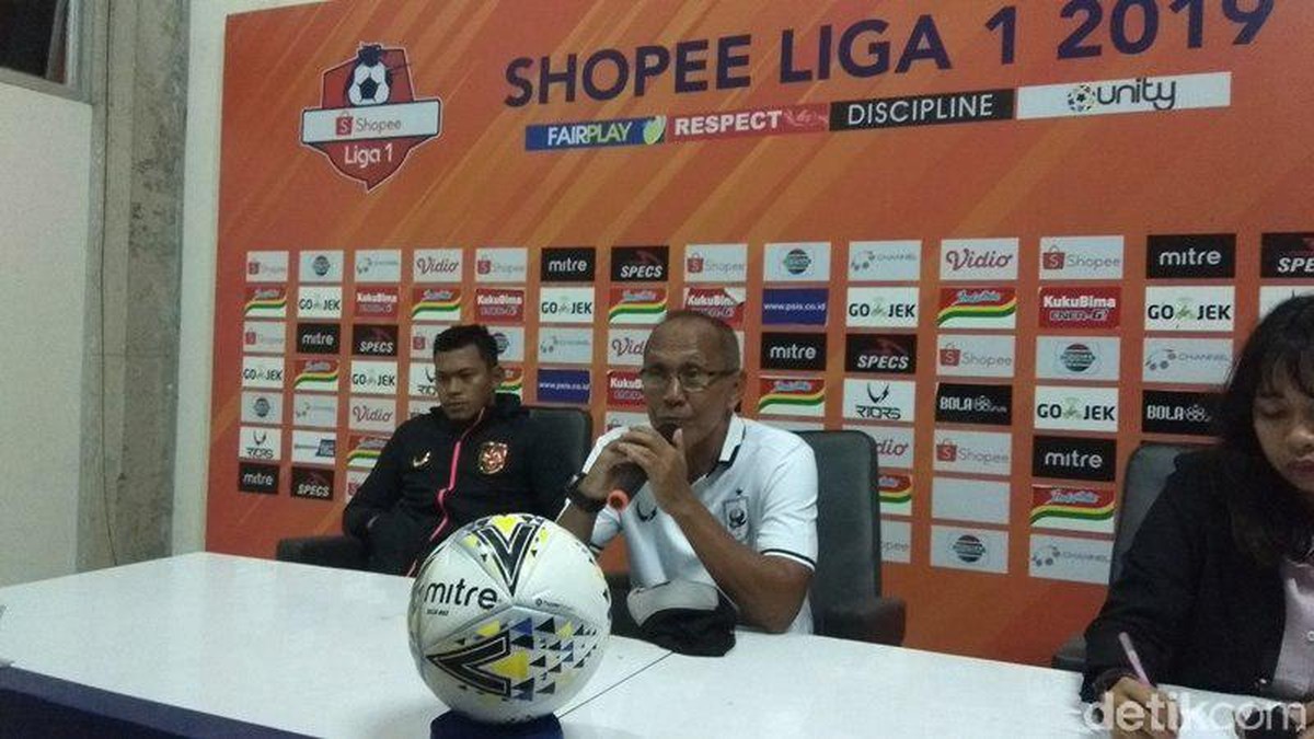 Bambang Nurdiansyah memberi keterangan pers usai laga PSIS vs Borneo FC. (Foto: Eko Susanto/detikSport)