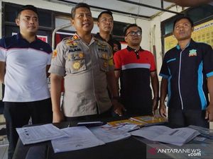 Polisi Tangkap Terduga Korupsi Bantuan Rehab Rumah Terdampak Gempa NTB Polisi Tangkap Terduga Korupsi Bantuan Rehab Rumah Terdampak Gempa NTB