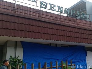 Mobil Tabrak Apotek Senopati, Korban Tewas Seorang Satpam Mobil Tabrak Apotek Senopati, Korban Tewas Seorang Satpam