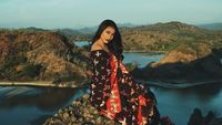 Potret Mawar Salem, Putri Pariwisata Indonesia 2019 yang Jago Main Sasando