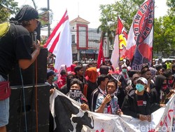 Ratusan Suporter PS Mojokerto Putra Demo Tuntut Manajemen Dibubarkan