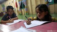 Sinar Lampu Terangi Anak-anak di Perbatasan RI Menuntut Ilmu