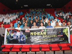 Hari Sumpah Pemuda, Polisi Trenggalek Ajak Pelajar Nobar Film Susi Susanti