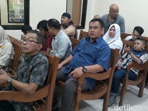 Sejumlah Pesohor Geruduk PN Brebes, Ada Apa?