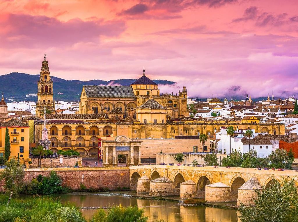 17 Rekomendasi Tempat Wisata untuk Traveler yang Singgah ke Andalusia 17 Rekomendasi Tempat Wisata untuk Traveler yang Singgah ke Andalusia