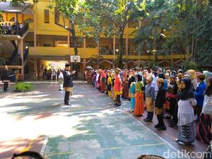 Bebas Difteri, Pelajar MIN 1 Malang Berbaju Adat Upacara Sumpah Pemuda Bebas Difteri, Pelajar MIN 1 Malang Berbaju Adat Upacara Sumpah Pemuda