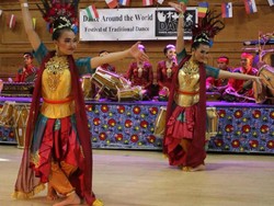 Pola Lantai Tari Jaipong, Gerakan, Formasi, dan Sejarahnya