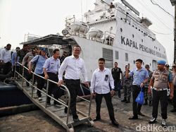 Momen Blusukan Edhy Prabowo ke Muara Baru