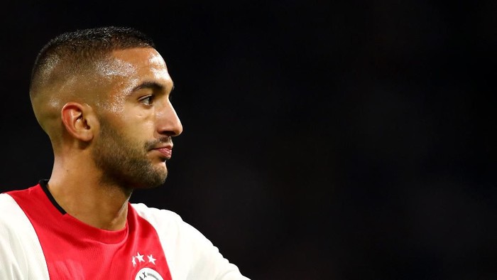 AMSTERDAM, NETHERLANDS - AUGUST 13:  Hakim Ziyech of Ajax looks on during the UEFA Champions League 3rd Qualifying match between Ajax and PAOK Thessaloniki at Johan Cruyff Arena on August 13, 2019 in Amsterdam, Netherlands. (Photo by Dean Mouhtaropoulos/Getty Images)