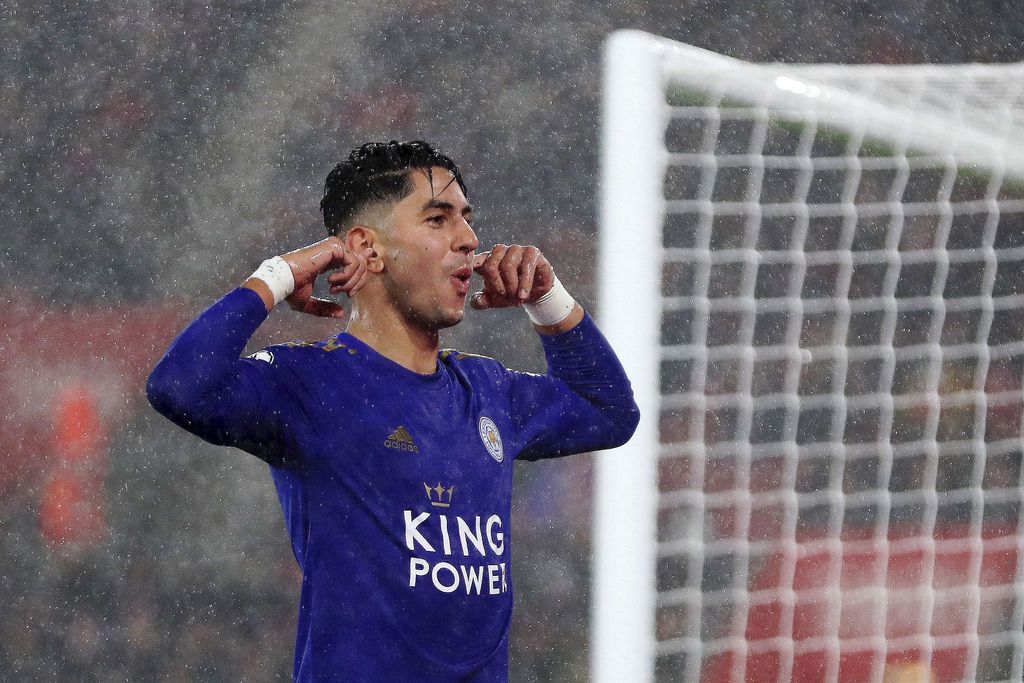 SOUTHAMPTON, ENGLAND - OCTOBER 25: Ayoze Perez of Leicester City celebrates after scoring his team's third goal during the Premier League match between Southampton FC and Leicester City at St Mary's Stadium on October 25, 2019 in Southampton, United Kingdom. (Photo by Naomi Baker/Getty Images)