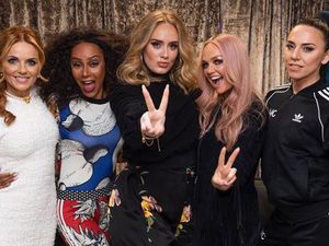 Berat Turun 19 Kg, Adele Dapat Baju Gratis dari Victoria Beckham