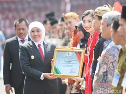 Hari Sumpah Pemuda, Khofifah Ingatkan Anak Muda soal Tantangan Saat Ini