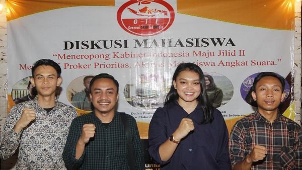 Diskusi Mahasiswa Meneropong Kabinet