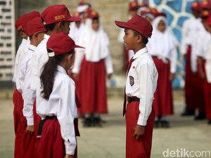 Sekolah Sempat Disegel, Siswa SD Karang Rahayu Bekasi Kini Mulai Belajar Normal