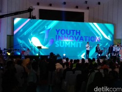 Hari Sumpah Pemuda, Ridwan Kamil Kenalkan Bos Parfum dan Dodol