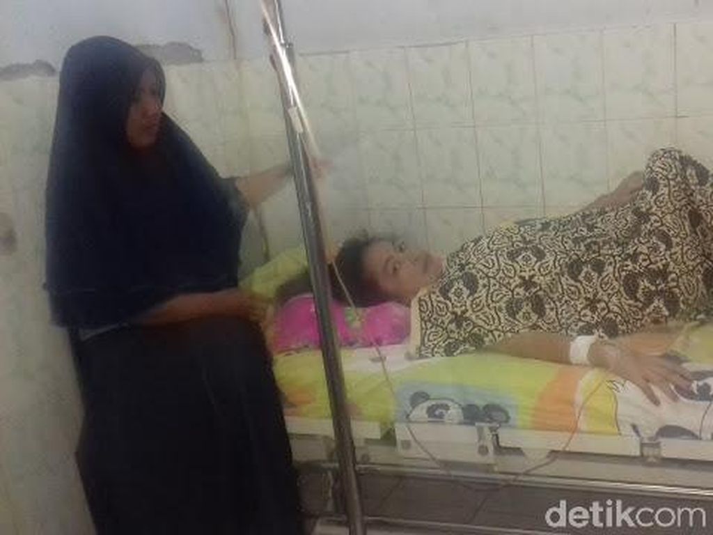 Tolong! Tukang Gorengan di Dompu NTB Butuh Biaya Operasi Kanker Payudara Tolong! Tukang Gorengan di Dompu NTB Butuh Biaya Operasi Kanker Payudara
