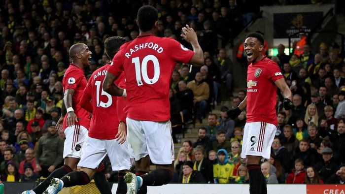 Manchester United menang 3-1 di markas Norwich City dalam lanjutan Liga Inggris (Foto: Chris Radburn/Reuters) Manchester United menang 3-1 di markas Norwich City dalam lanjutan Liga Inggris (Foto: Chris Radburn/Reuters)