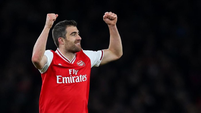 LONDON, ENGLAND - OCTOBER 27: Sokratis Papastathopoulos of Arsenal celebrates his goal which is disalloewd following a VAR review during the Premier League match between Arsenal FC and Crystal Palace at Emirates Stadium on October 27, 2019 in London, United Kingdom. (Photo by Catherine Ivill/Getty Images)