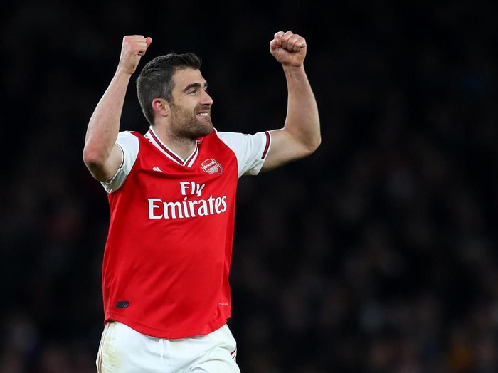 LONDON, ENGLAND - OCTOBER 27: Sokratis Papastathopoulos of Arsenal celebrates his goal which is disalloewd following a VAR review during the Premier League match between Arsenal FC and Crystal Palace at Emirates Stadium on October 27, 2019 in London, United Kingdom. (Photo by Catherine Ivill/Getty Images)