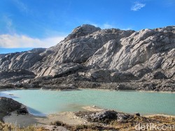 Bukan Cuma Sentani, Ada Danau Sangat Cantik di Pegunungan Tengah Papua