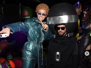 Kostum-kostum Halloween Unik Selebriti Dunia Kostum-kostum Halloween Unik Selebriti Dunia
