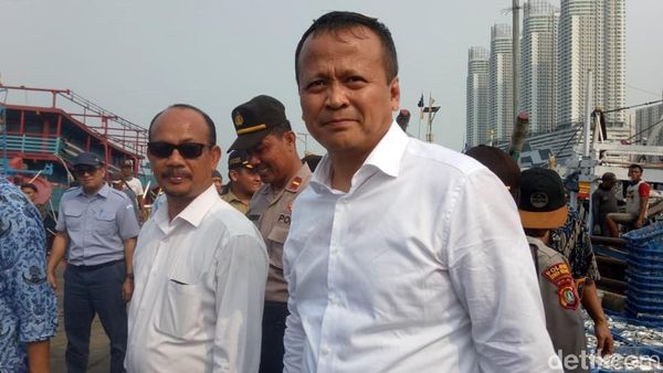 Momen Menteri Kelautan Blusukan Perdana di Muara Angke