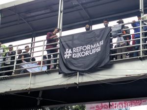 Mahasiswa Menanti Perppu KPK, PSI Malah Dukung UU KPK yang Baru