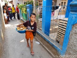 Semangat Arga Bocah Penjual Gorengan di Palabuhanratu Sukabumi