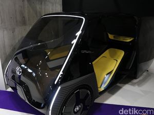 Mobil Listrik Mungil Toyota buat yang Ngantor
