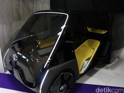 Mobil Listrik Mungil Toyota buat yang Ngantor