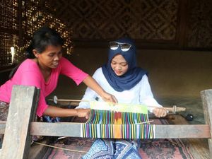 Tradisi-tradisi Super Unik dari Desa Sade