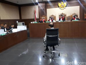 Markus Nari Dituntut Bayar Uang Pengganti USD 900 Ribu Markus Nari Dituntut Bayar Uang Pengganti USD 900 Ribu