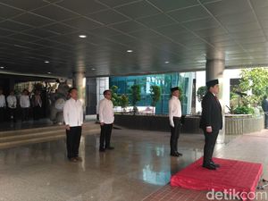 Peringati Sumpah Pemuda, Erick Thohir Pimpin Upacara di Kantor Baru
