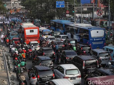 Kawasan Senen Macet Imbas Upacara Hari Sumpah Pemuda