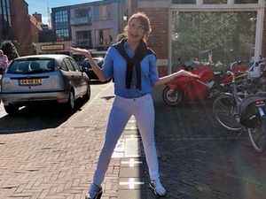 Artis Bongkar Saldo ATM, Tamara Bleszynski: Lupa Sama Sejarah Pahlawan?