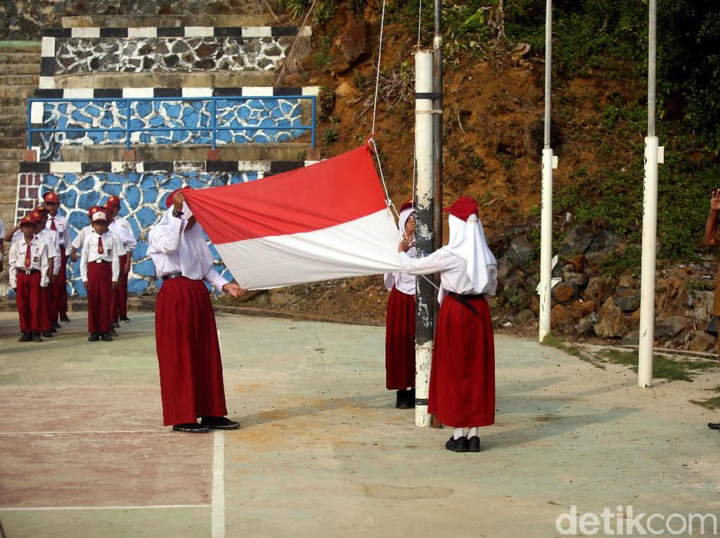 Bendera Indonesia: Sejarah, Makna, dan Lagunya
