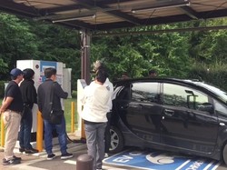 Melihat Tempat Ngecas Mobil Listrik di Jepang