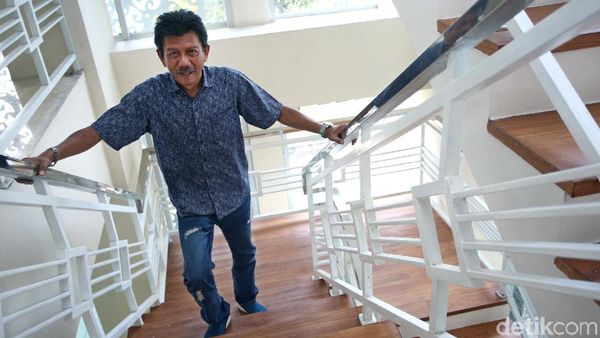 Lebih Dekat dengan Caketum PSSI Aven S Hinelo