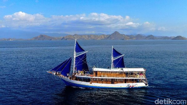 Potret Kapal Pesiar Klasik di Labuan Bajo