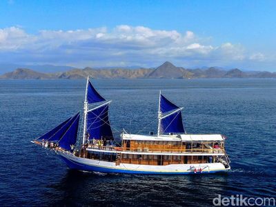 Potret Kapal Pesiar Klasik di Labuan Bajo