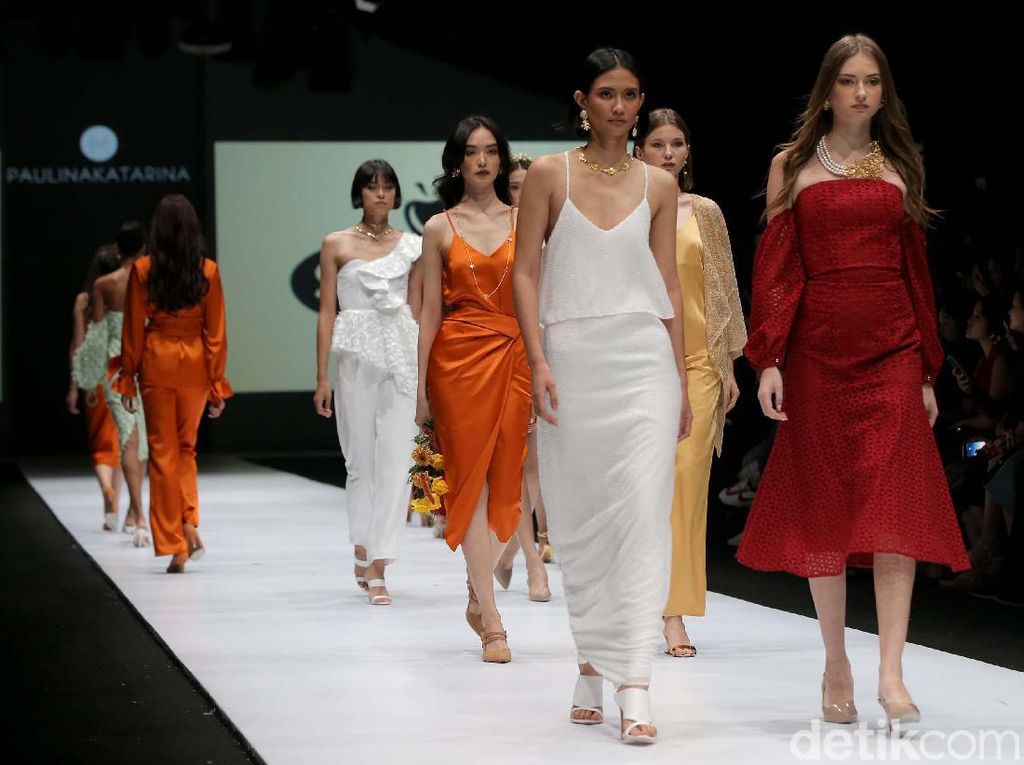 Inspirasi Kekasih Picasso dan Wanita Tangguh di Panggung JFW 2020 Inspirasi Kekasih Picasso dan Wanita Tangguh di Panggung JFW 2020